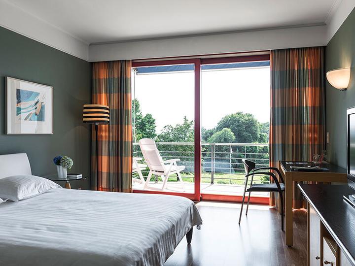Actual product image Smartbox The charm of Switzerland: 1 overnight stay with breakfast and spa break (2 pers.)