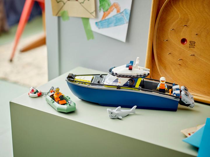 Actual product image LEGO Verfolgungsjagd im Polizeiboot (60456, LEGO City)
