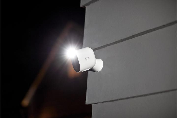 Image du produit Arlo Pro 4 Spotlight, pack de 1 caméra blanc (2688 x 1520 pixels)