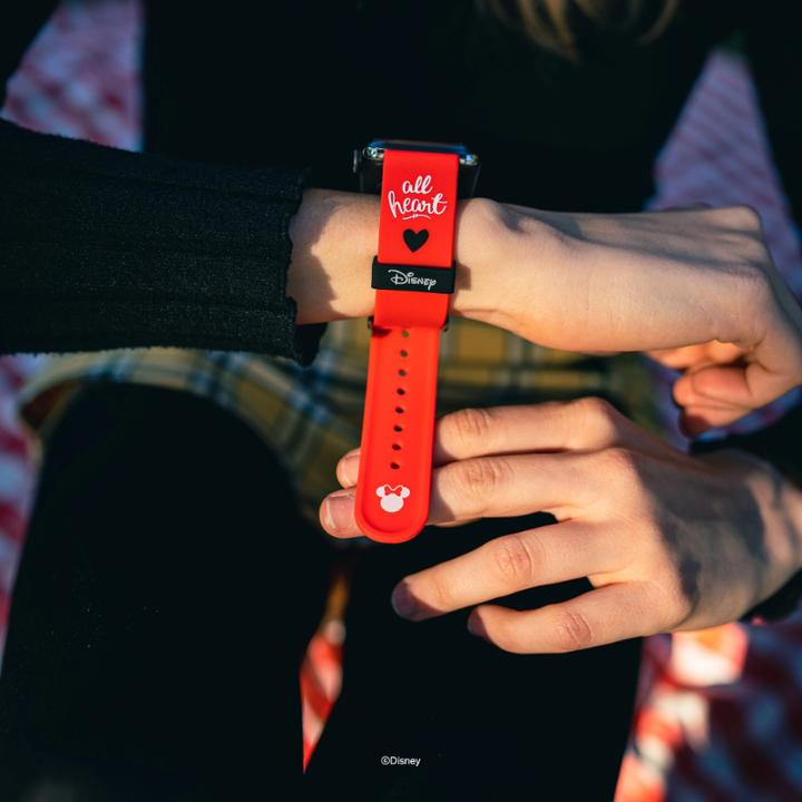 Produktbild Moby Fox Disney bracelet pour smartwatch Minnie Mouse Classic Hearts (Silikon, Apple Watch)