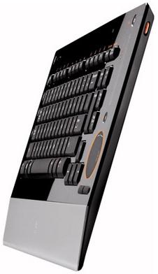 Produktbild Logitech diNovo Edge Desktop (CH, Kabellos)
