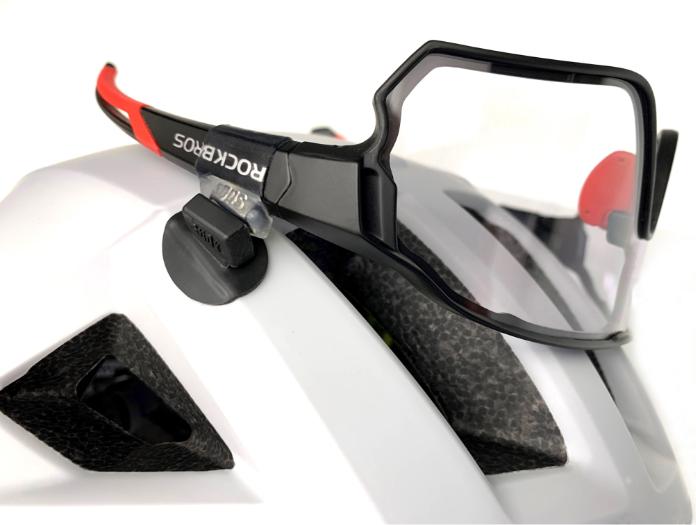 Actual product image StiQx Magnetic spectacle holder, black/transparent, size S (temple circumference 10-17mm)