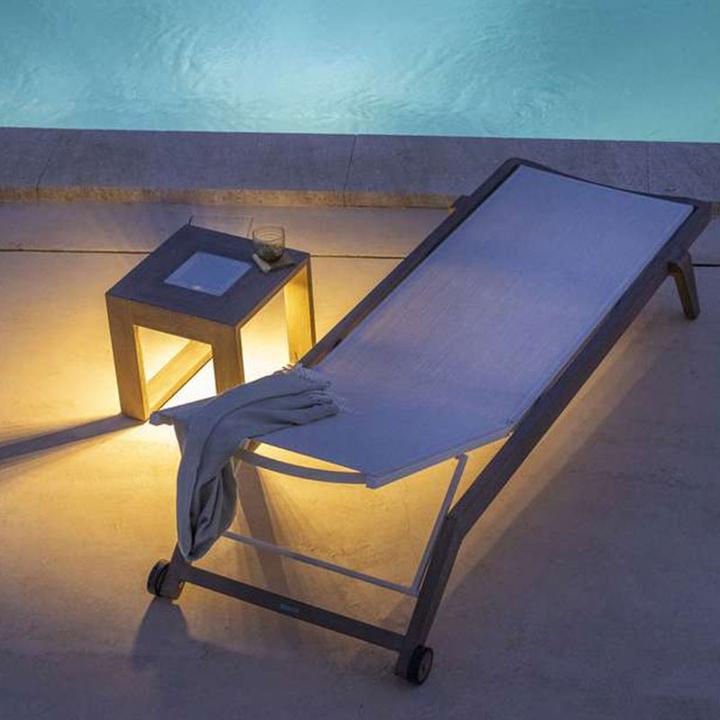 Produktbild Les Jardins Beleuchteter Couchtisch Tecka Solar und wiederaufladbar Grosses Model TA04503l