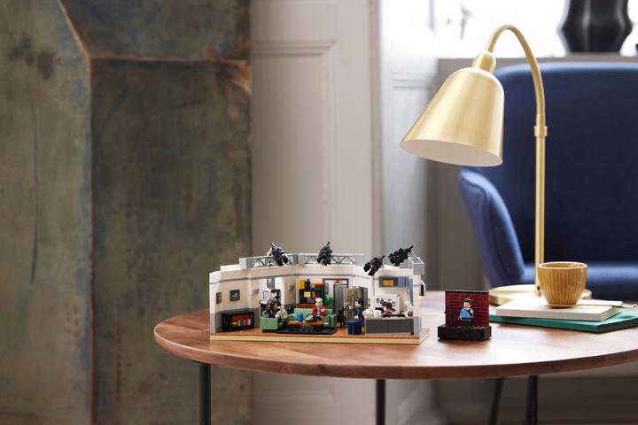 Actual product image LEGO Seinfeld (21328, LEGO Ideas, LEGO Rare Sets)