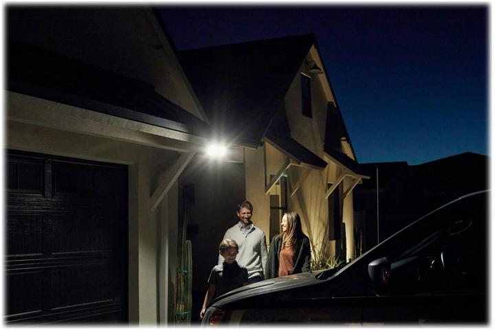 Produktbild Arlo Pro 3 Floodlight Kamera, schwarz (2560 x 1440 Pixels)
