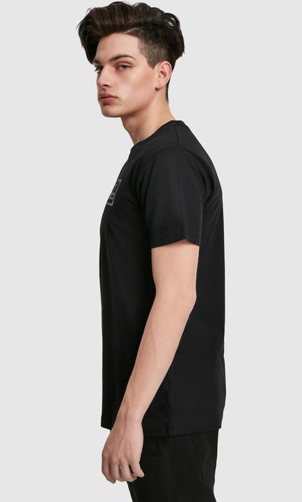 Actual product image Mister Tee Model Tee (M, L)