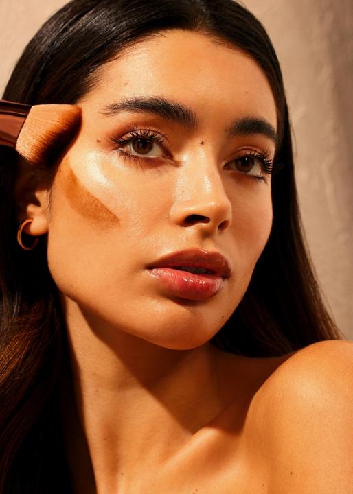 Produktbild St. Tropez - Sunlit Skin Tint + Tan Serum (Selbstbräunungsserum, 30 ml)