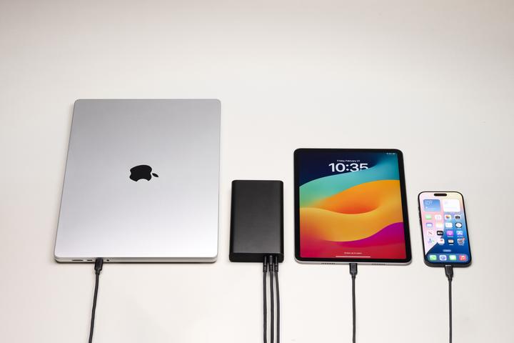 Actual product image mophie Powerstation Ultra, 25000 mAh, Black (25000 mAh, 140 W)
