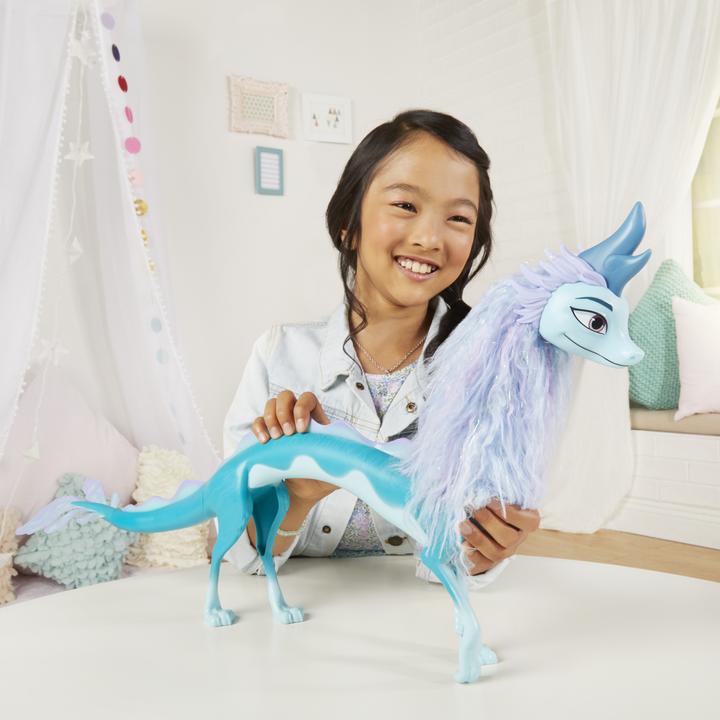 Actual product image Hasbro Dragon Sisu