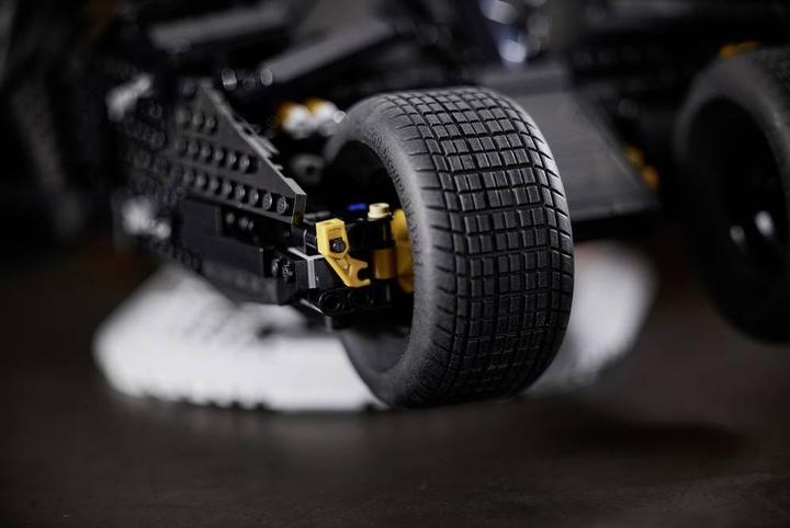 Actual product image LEGO Batmobile Tumbler (76240, LEGO DC, LEGO Rare Sets)