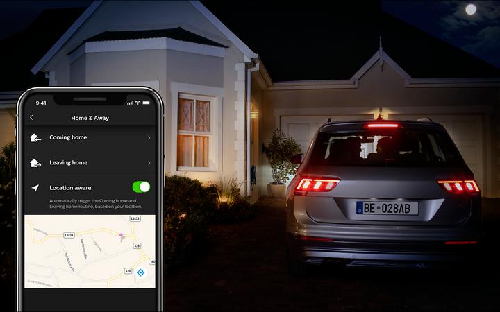 Image du produit Philips Hue Base de Lucca (806 lm, E27, IP44)