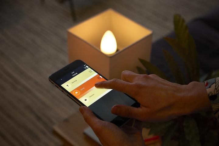 Produktbild Philips Hue White Ambiance BT (E14, 5.20 W, 470 lm, 1 x, G)