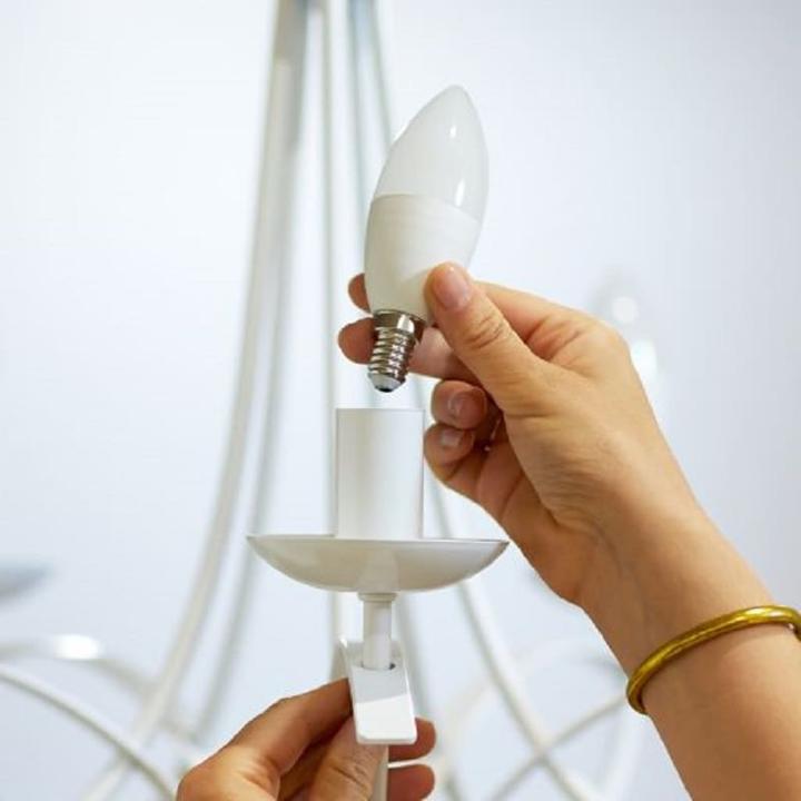 Produktbild WiZ Lampe 40W E14 Kerzenform (E14, 4.80 W, 470 lm, 1 x, F)