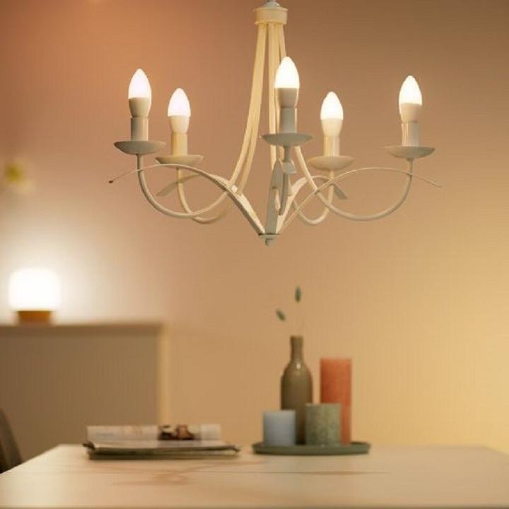 Produktbild WiZ Lampe 40W E14 Kerzenform (E14, 4.80 W, 470 lm, 1 x, F)