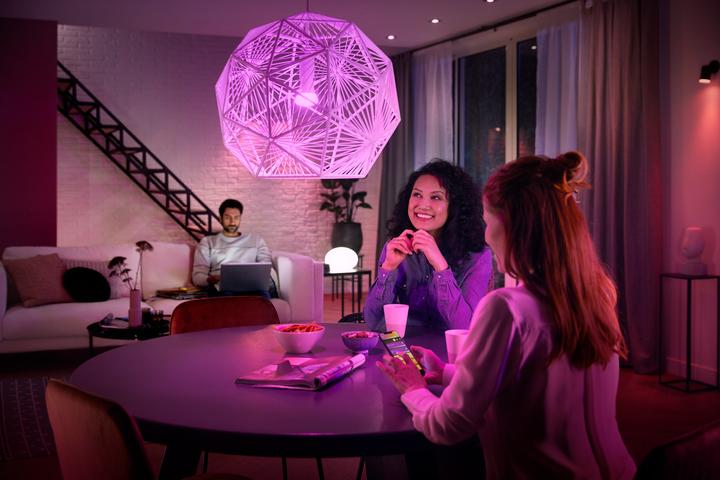 Image du produit Philips Hue White & Color Ambiance BT (E27, 11 W, 1100 lm, 1 x, F)