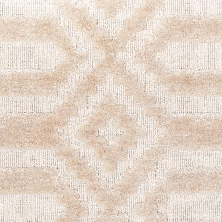Actual product image Beliani Viscose carpet 140 x 200 cm beige ADATEPE (140 x 200 cm)