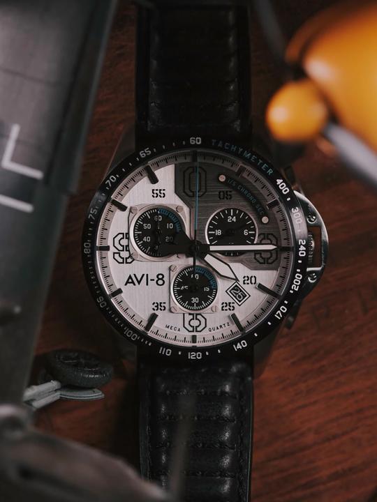 Actual product image AVI-8 AV-4077-01 P-51 Mustang Chronograph 43mm 5ATM (Analogue wristwatch, 43 mm)