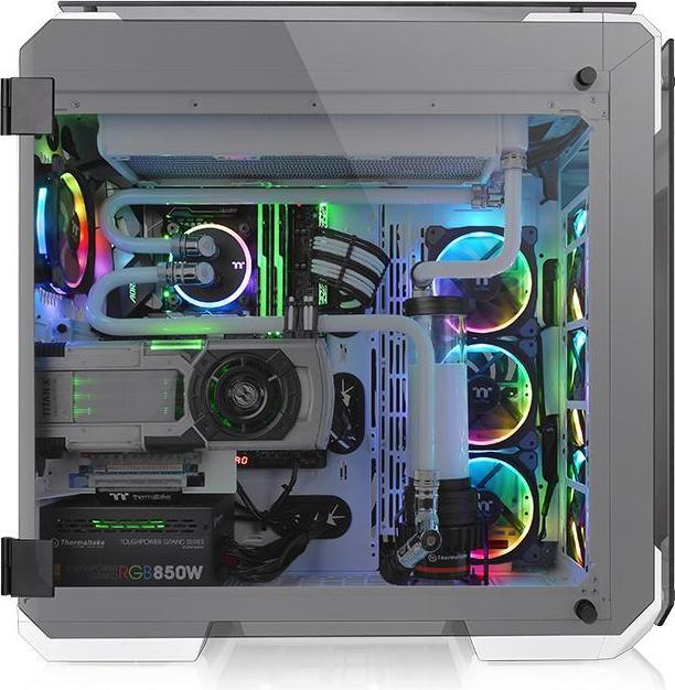 Actual product image Thermaltake View 71 (E-ATX)