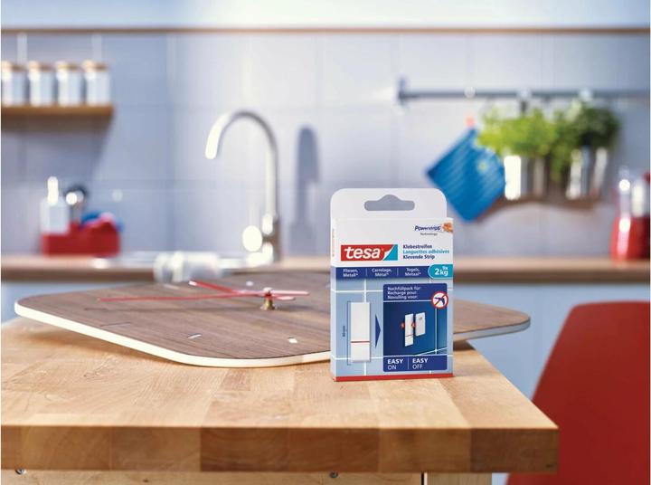 Produktbild tesa Powerstrips für Fliesen & Metall, 2kg Halteleistung, 9x doppelseitige Klebestreifen
