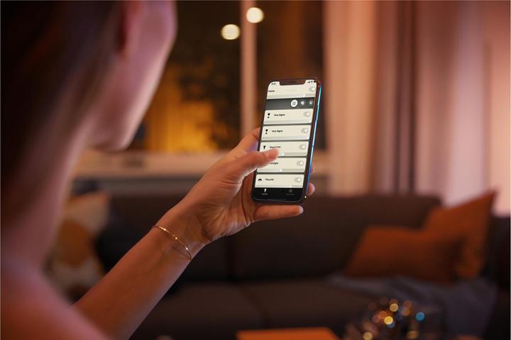Produktbild Philips Hue White Ambiance (E27, 11 W, 1100 lm, 2 x, F)