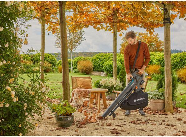 Immagine prodotto Gardena Akku-Laubsauger/Laubbläser PowerJet Collect 18V P4A solo (grau/schwarz, ohne Akku und Ladegerät, POW (Batteria ricaricabile, Aspiratore e soffiatore)