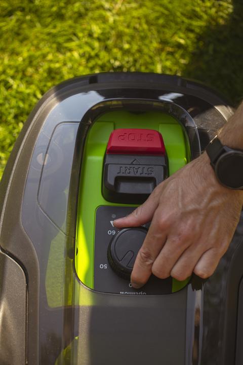 Productafbeelding Greenworks 2513207, robotmaaier, 450 m², 17 cm, 2 cm, 6 cm, 450 m² (450 m²)