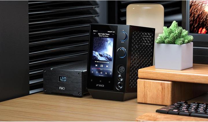 Actual product image FiiO R7 (USB-DAC, Display, Microphones, gain switch, Bluetooth, Wi-Fi)