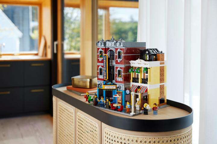 Actual product image LEGO Icons - Jazz Club (10312, LEGO Rare Sets)