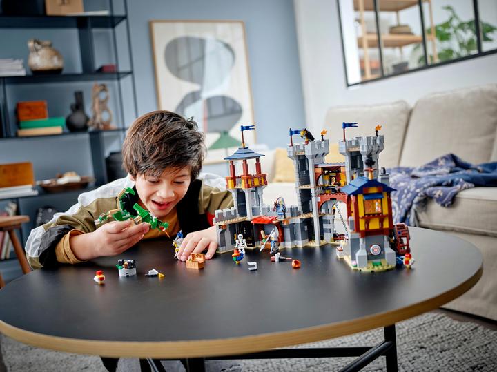 Produktbild LEGO Mittelalterliche Burg (31120, LEGO Creator 3-in-1, LEGO Seltene Sets)