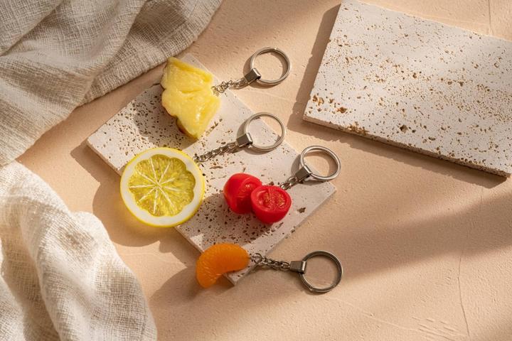 Actual product image Yumazing Keyring pendant lemon slice