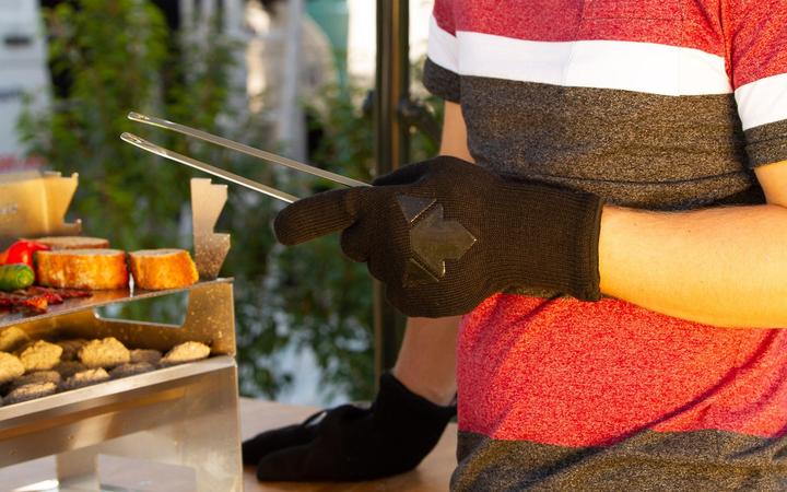 Produktbild Fennek Grill Grillhandschuh mit Logo, Schwarz (Silikon, Aramid)