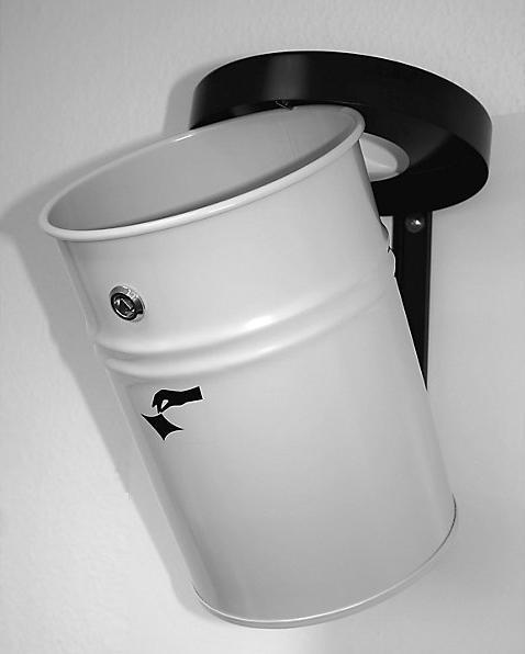Actual product image kaiserkraft Wall waste garbage can, lockable (16 l)