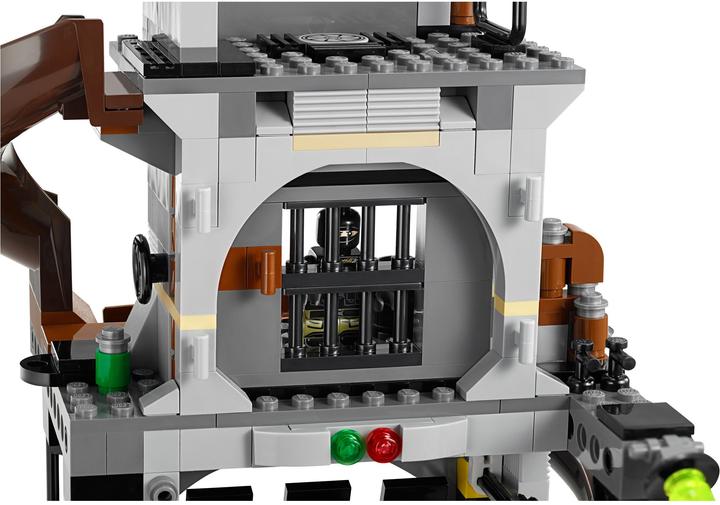 Actual product image LEGO Teenage Mutant Ninja attack on the Turtle hideout (79117)