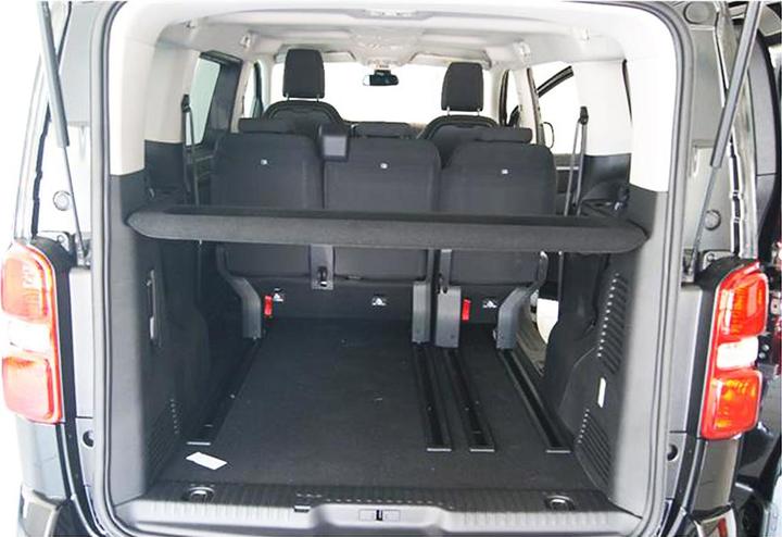 Actual product image Aristar Boot tray for Citroen Jumpy, SpaceTourer / Peugeot Expert / Toyota ProAce / Opel Zafira Life /