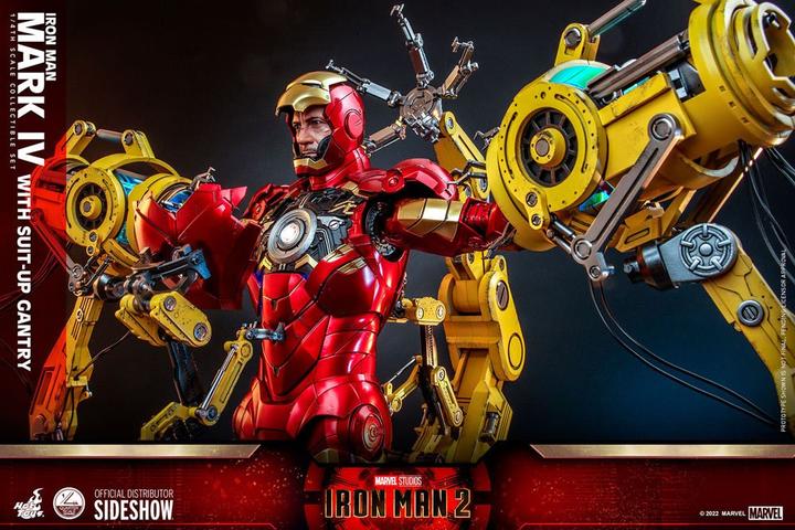 Produktbild Hot Toys Iron Man 2 figurine 1/4 Iron Man Mark IV with Suit-Up Gantry 49 cm