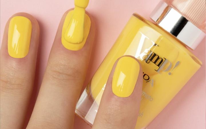 Immagine prodotto Pupa Milano Vamp! Edizione pastello giallo brillante (109 Giallo brillante, Smalto per unghie effetto gel)