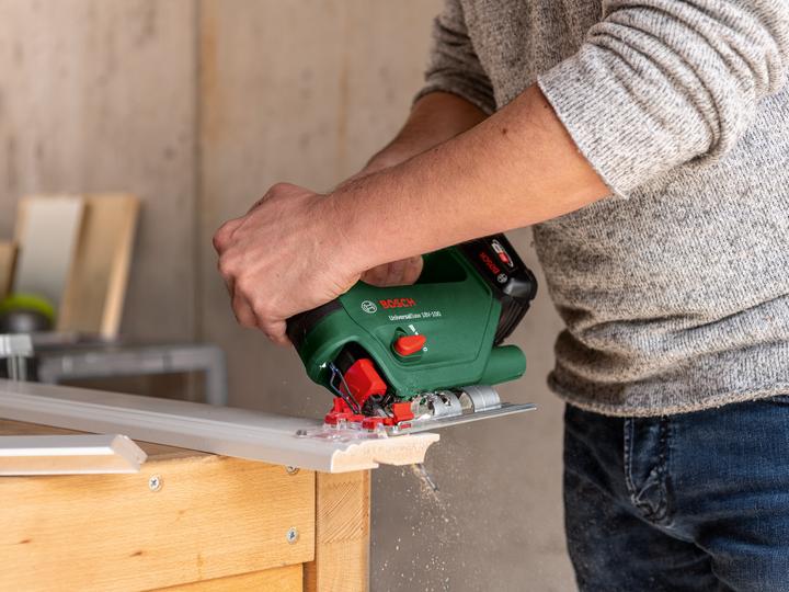 Produktbild Bosch Home & Garden UniversalSaw 18V-100