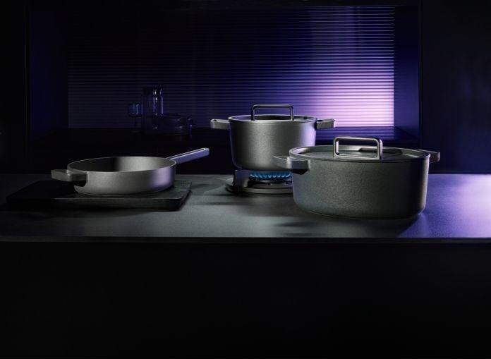 Actual product image WMF Flavour roasting pan oval, 33 x 26 cm, Black (33 cm, Casserole + Stewpot, Cast iron)