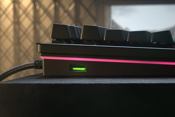 Actual product image Razer Huntsman V2 (DE, Cable)