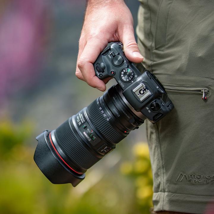 Produktbild Canon EOS RP + Adapter EF-EOS R (26.20 Mpx, Vollformat)