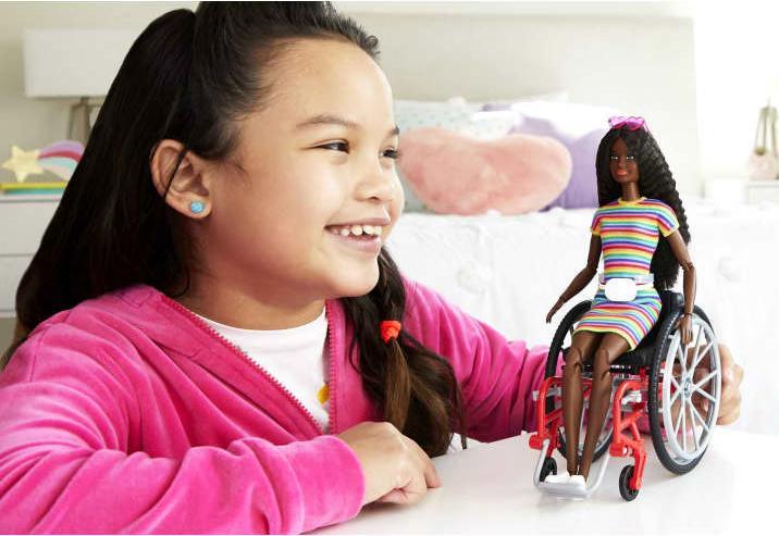 Image du produit Barbie Poupée Fashionistas (afro-américaine) avec fauteuil roulant