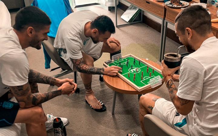 Produktbild Plakks Das Fussball-Brettspiel