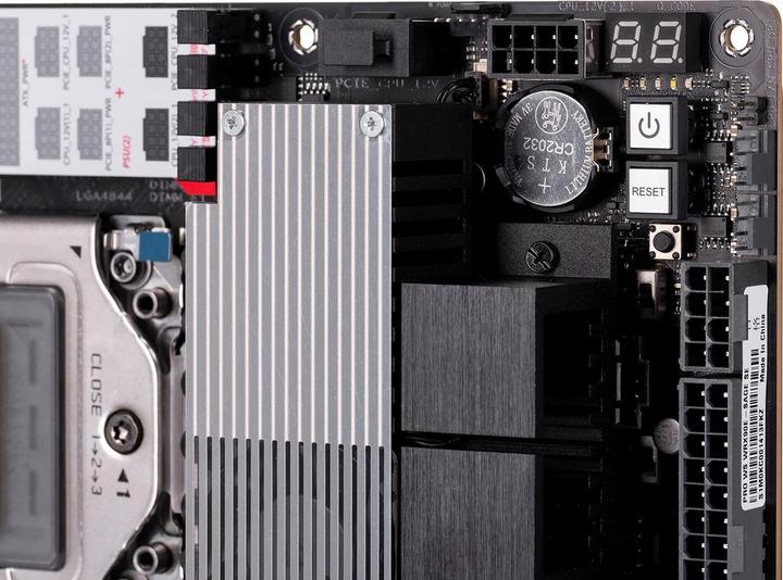 Actual product image ASUS PRO WS WRX90E-SAGE SE (sTR5, AMD WRX90, SSI EEB)