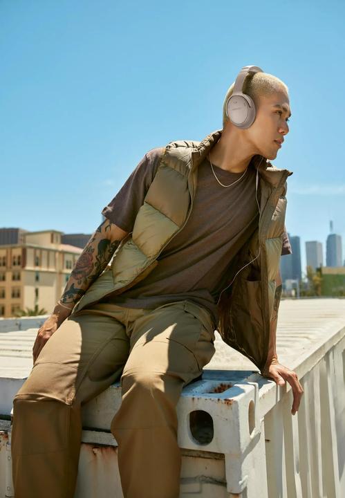 Produktbild Bose QuietComfort (ANC, 24 h, Kabellos, Kabelgebunden)