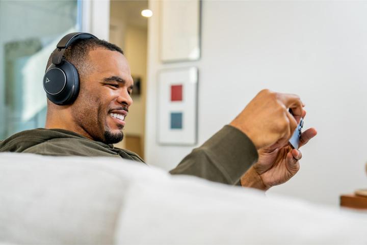 Produktbild Poly Voyager Surround 80 UC (Kabellos, USB-C)