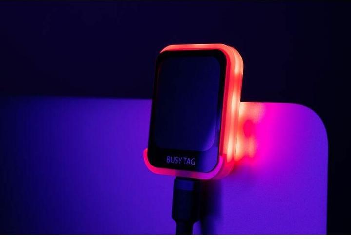 Actual product image Luxafor Busy Tag