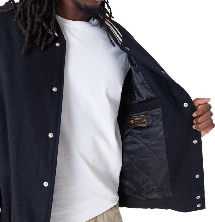 Produktbild New Era Varsity College Jacke - BRAND PATCHES - S (S)