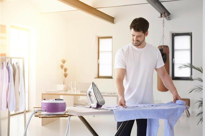 Actual product image Braun CareStyle Compact IS 2144 VI steam ironing station (2400 W, 440 g/min)