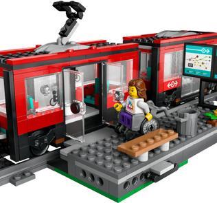 Actual product image LEGO Tram with stop (60423, LEGO City)