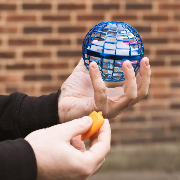 Produktbild Thumbs Up Flying Hover Ball LED Mini Drone